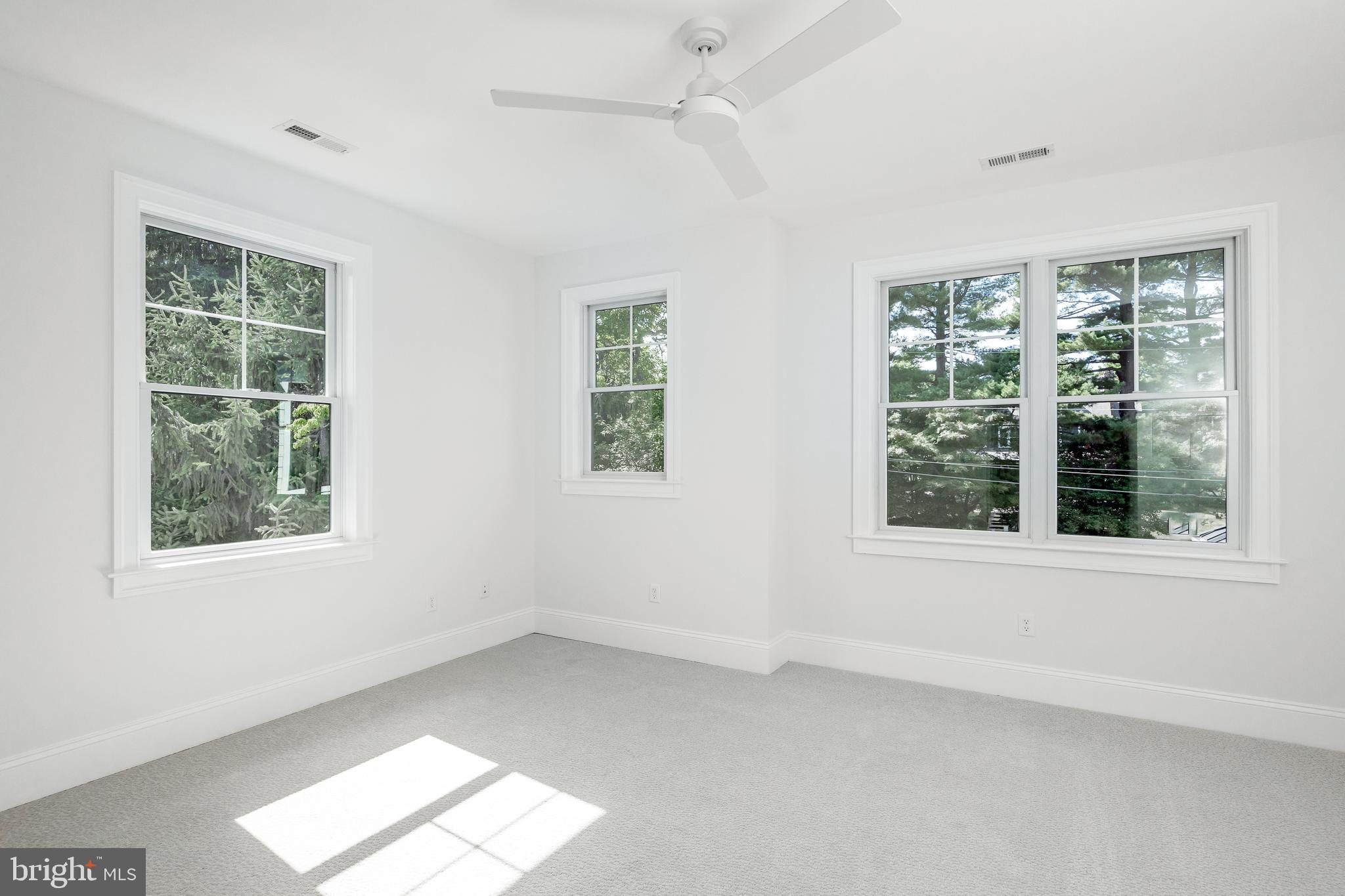 COLONIAL VILLAGE - Residential