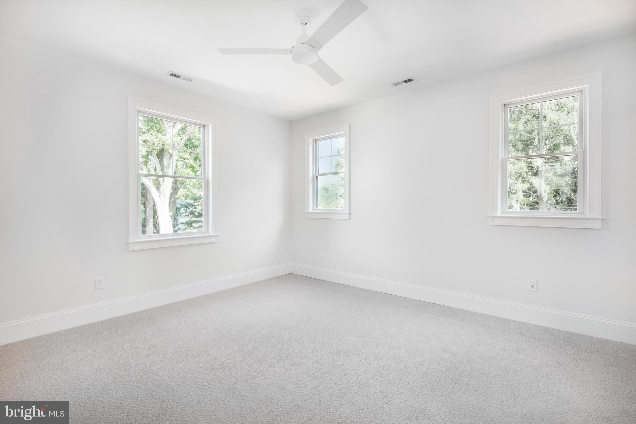 COLONIAL VILLAGE - Residential