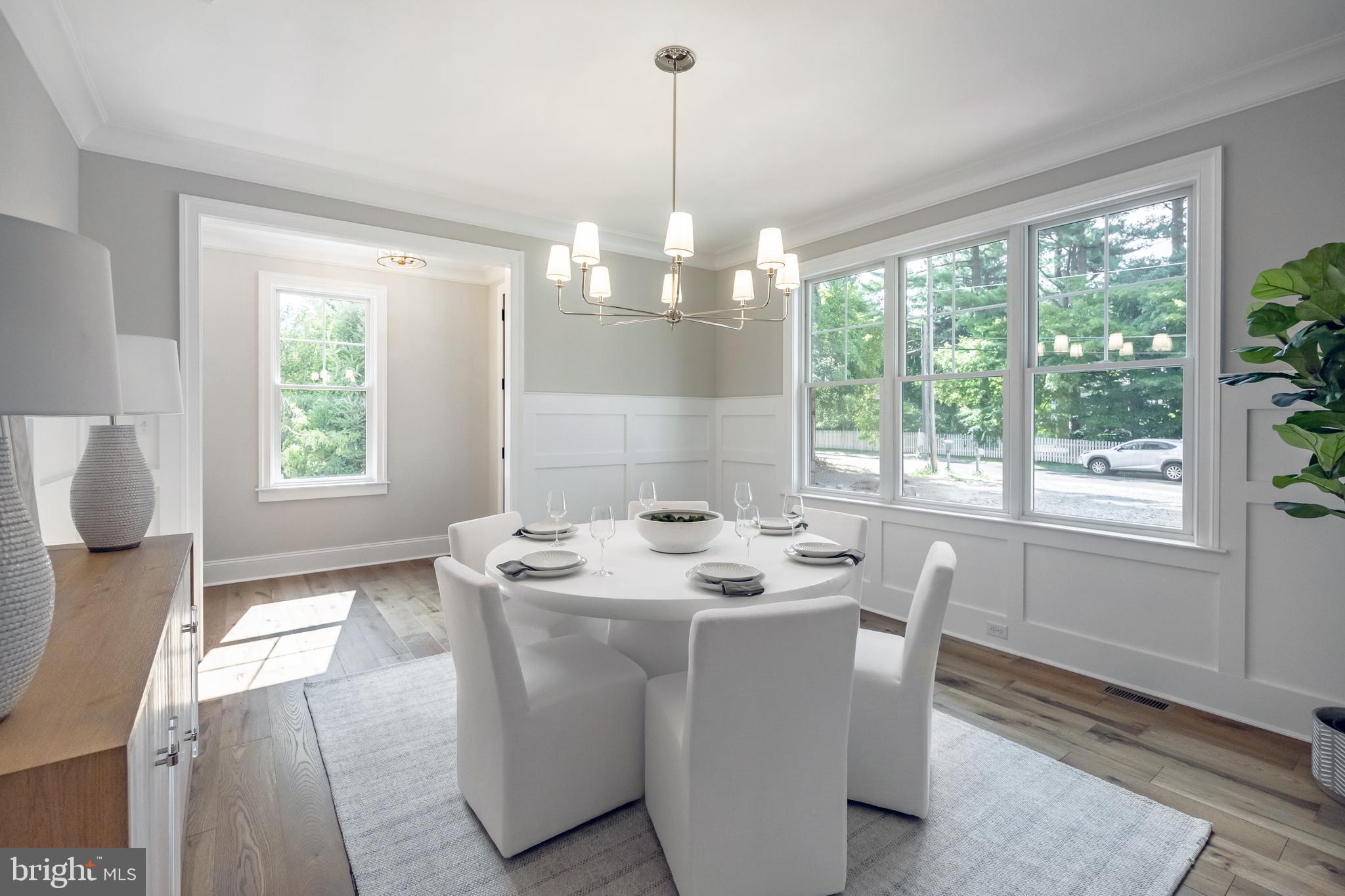 COLONIAL VILLAGE - Residential