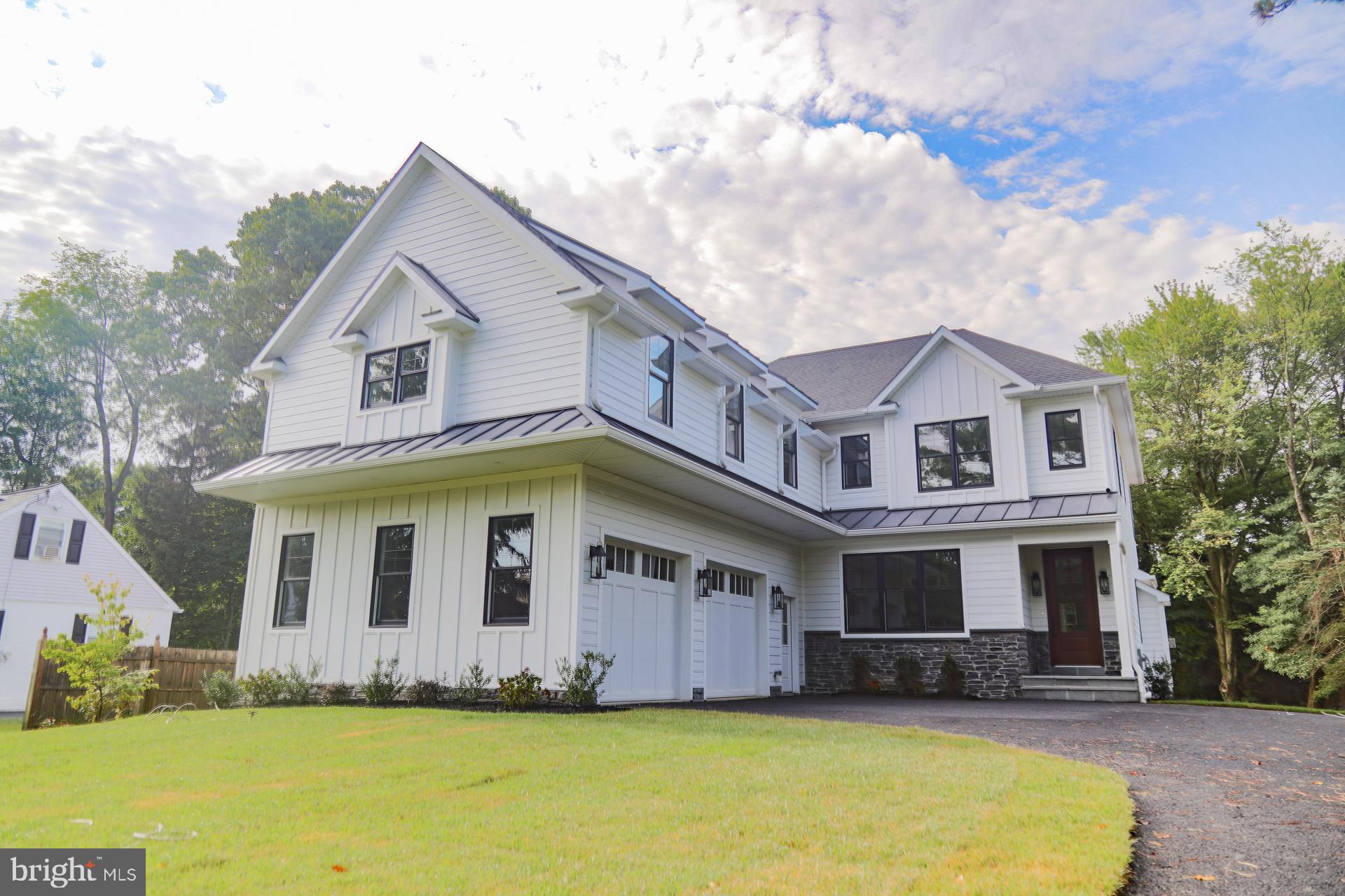 COLONIAL VILLAGE - Residential
