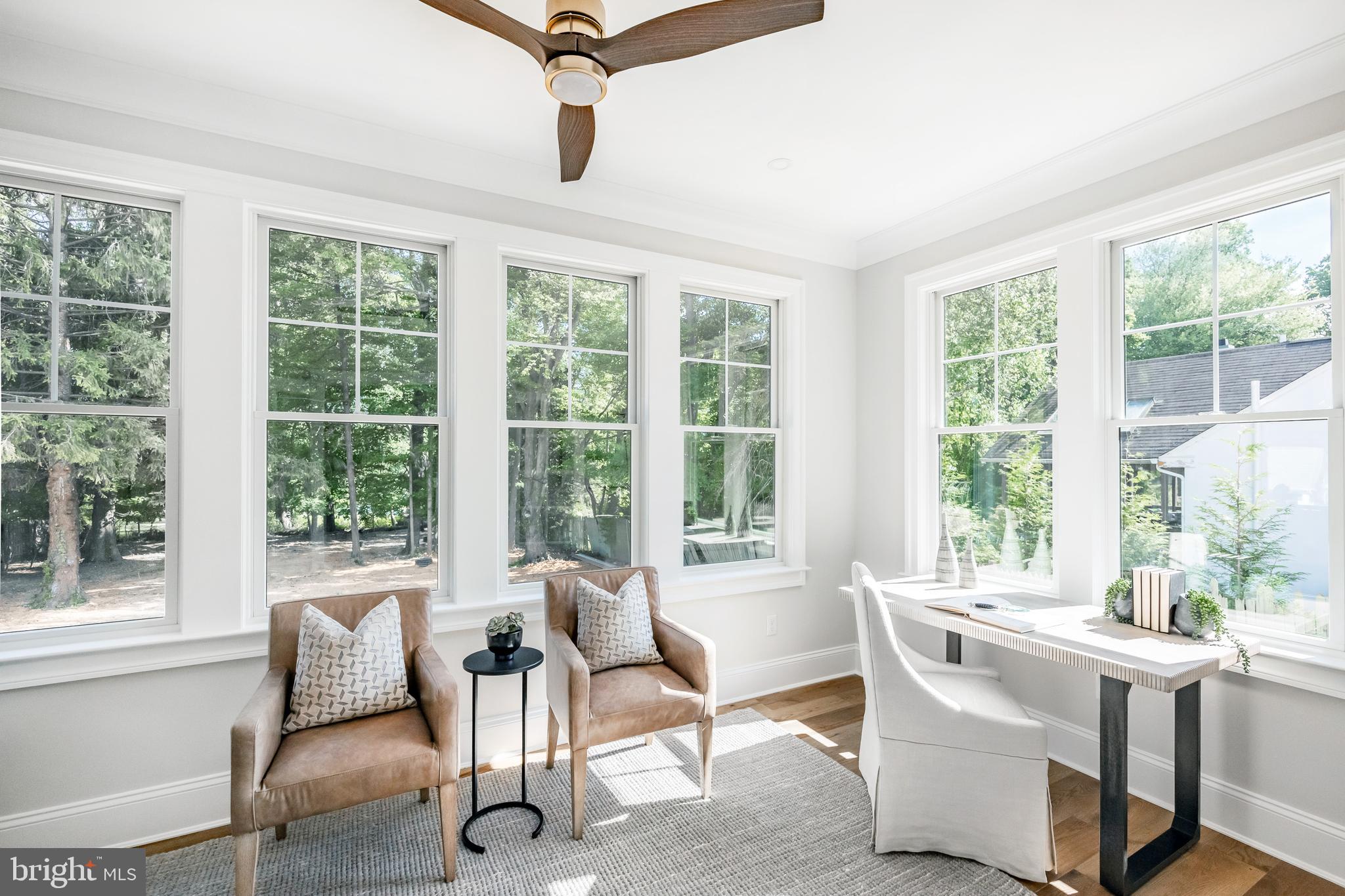 COLONIAL VILLAGE - Residential