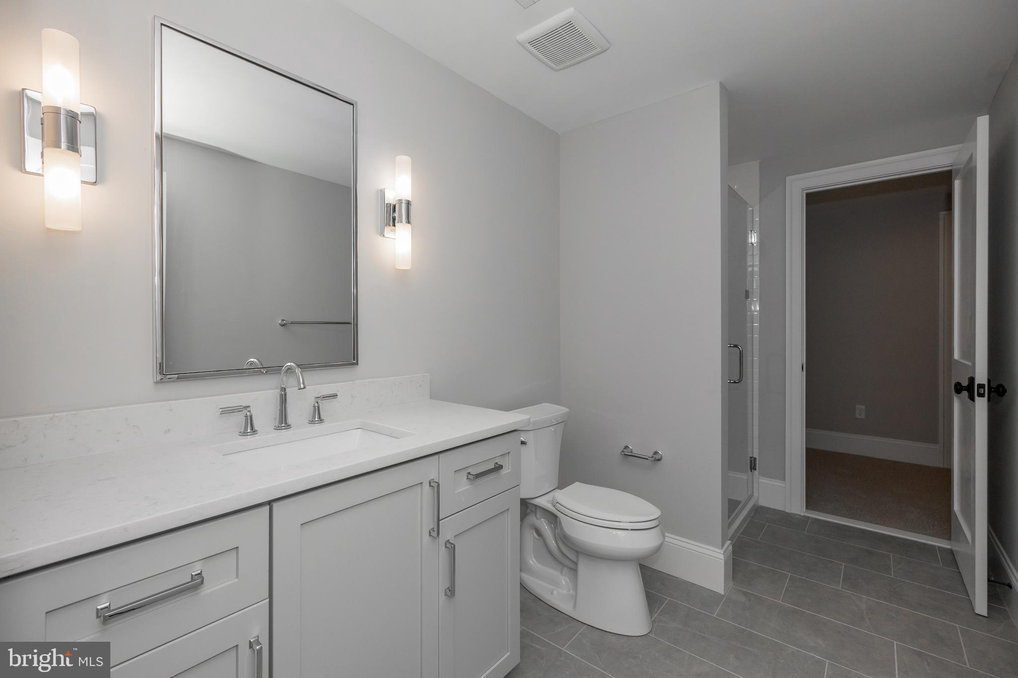 COLONIAL VILLAGE - Residential