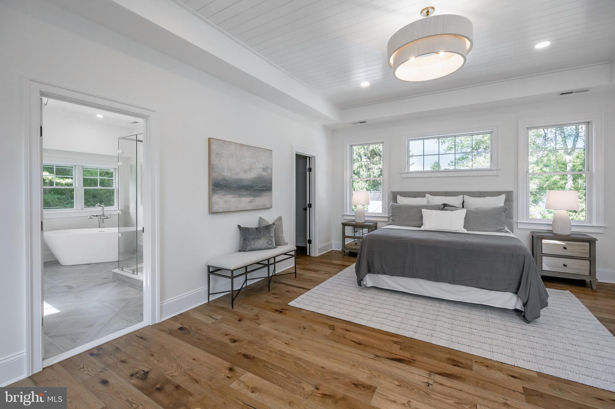 COLONIAL VILLAGE - Residential