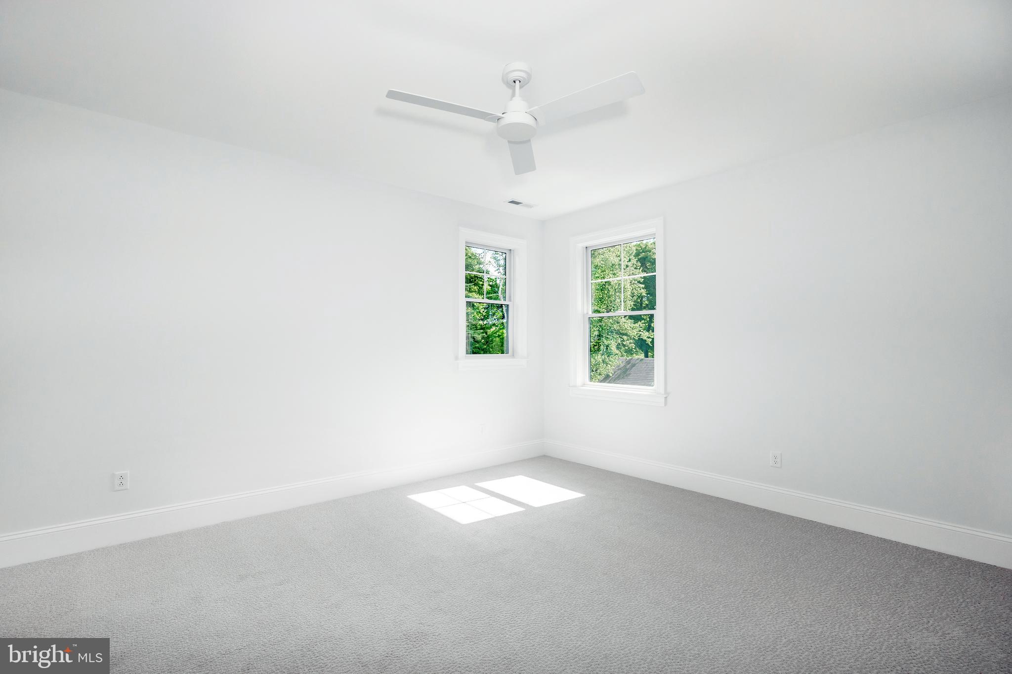 COLONIAL VILLAGE - Residential