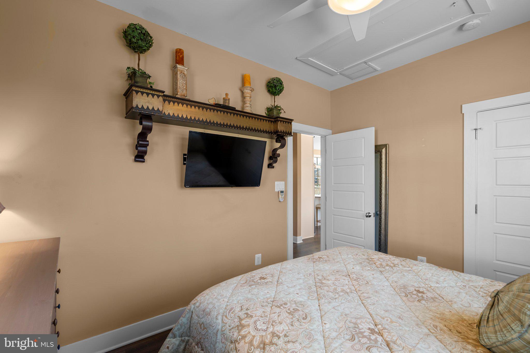 CYPRESS CREEK - Residential