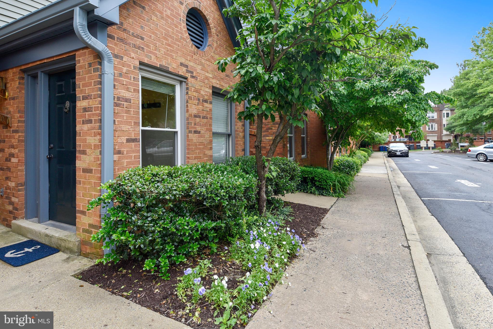 DUNDREE HILL - Residential Lease