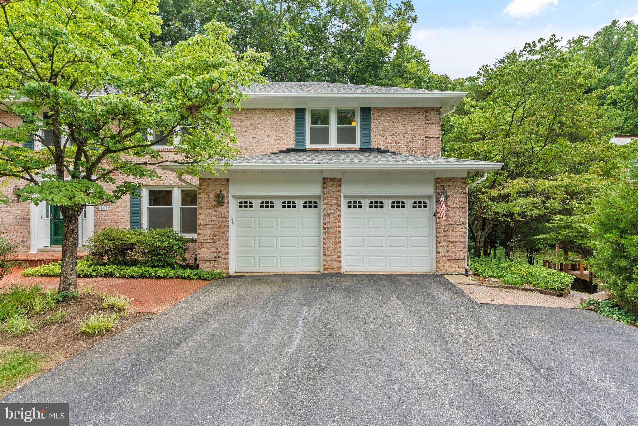 LANGLEY OAKS - Residential