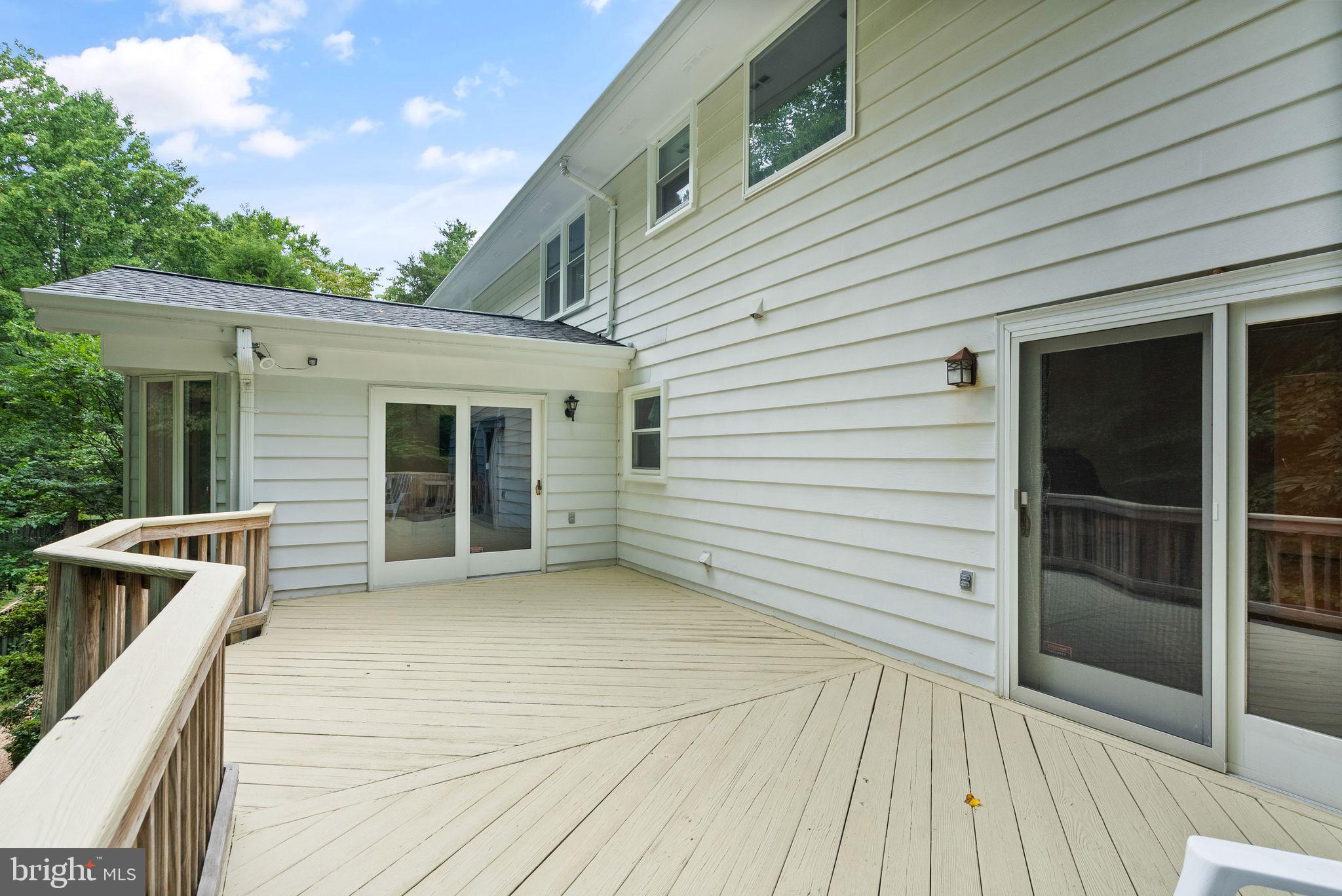 LANGLEY OAKS - Residential