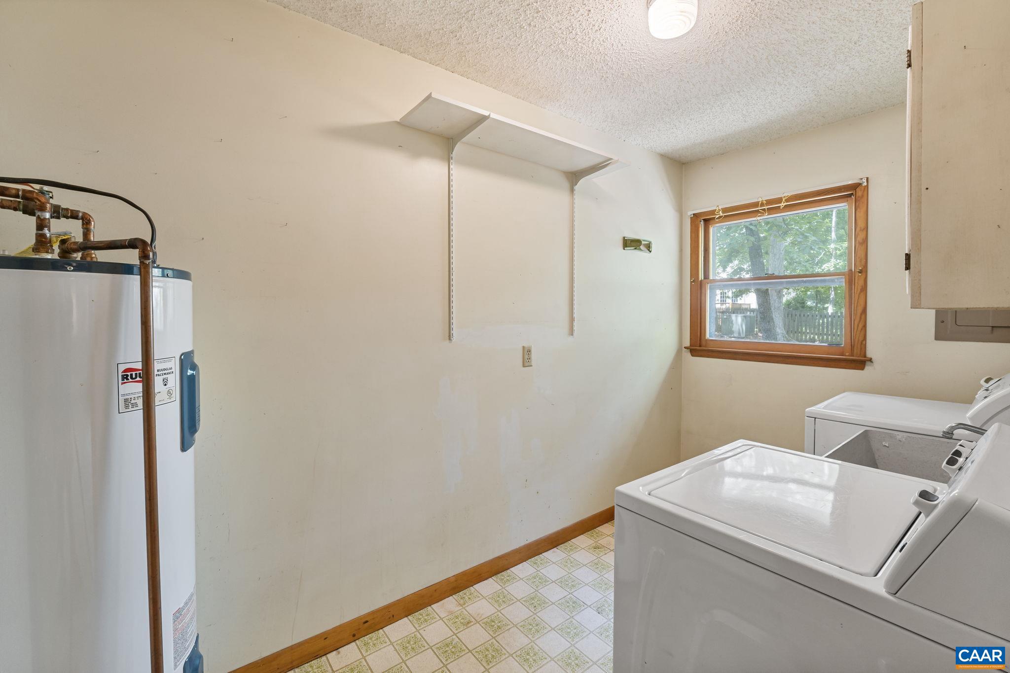 LAKE MONTICELLO - Residential