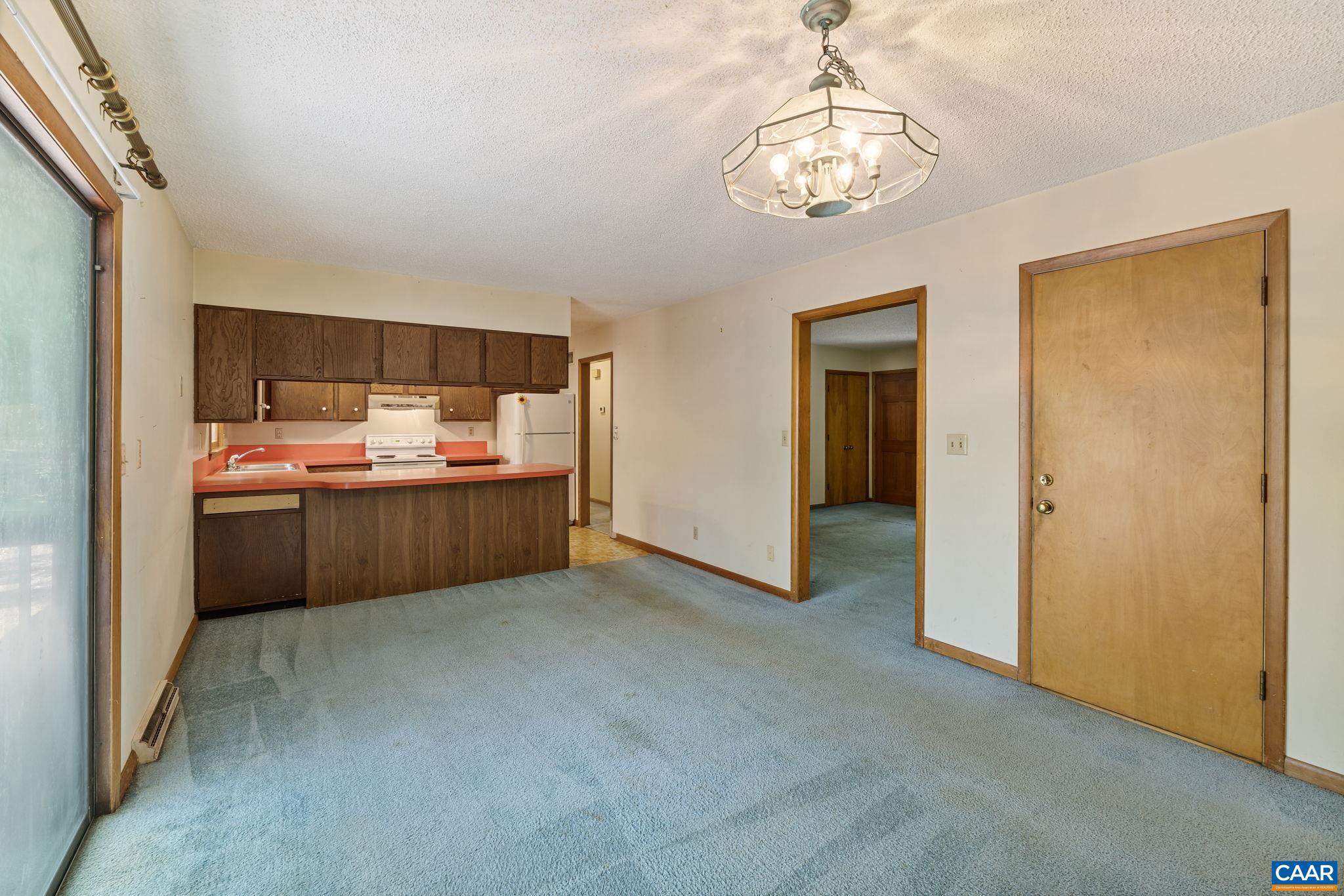 LAKE MONTICELLO - Residential