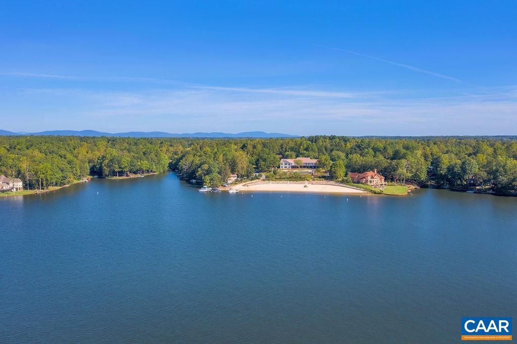 LAKE MONTICELLO - Residential