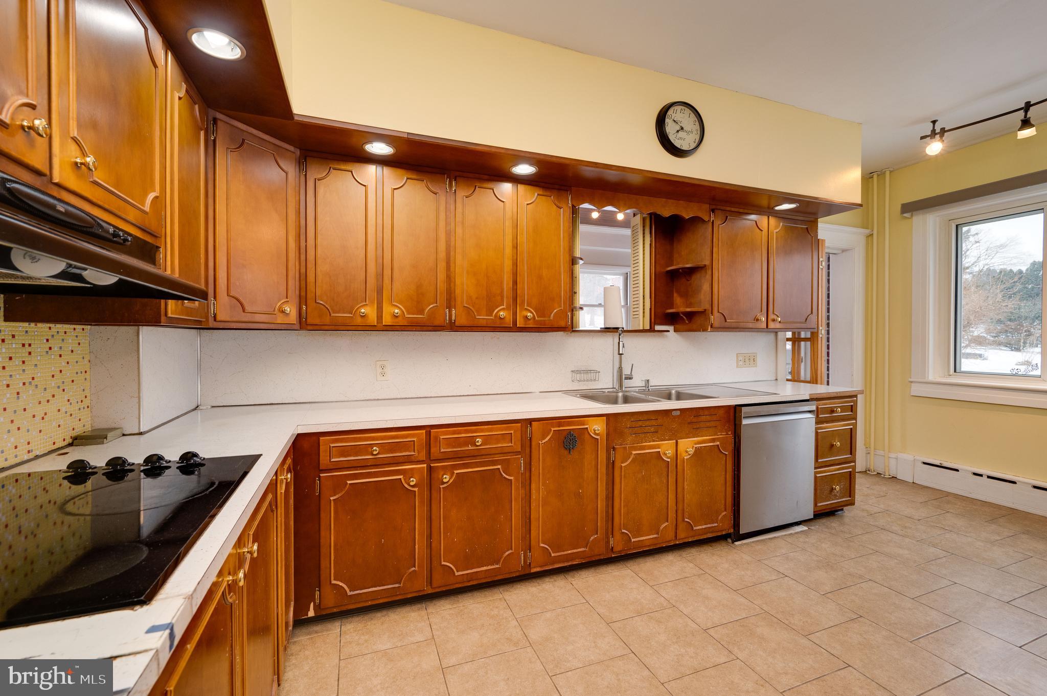 POTTSVILLE - Residential