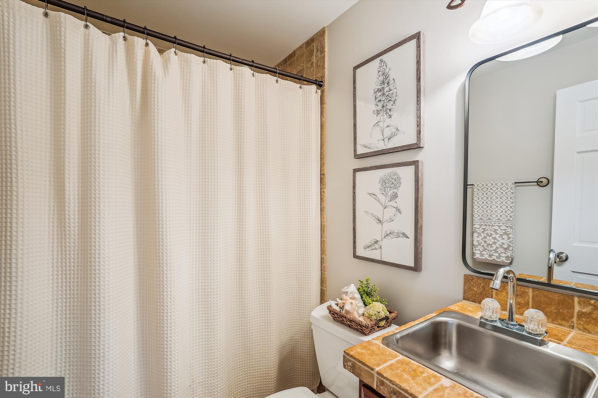 BROADLANDS - Residential