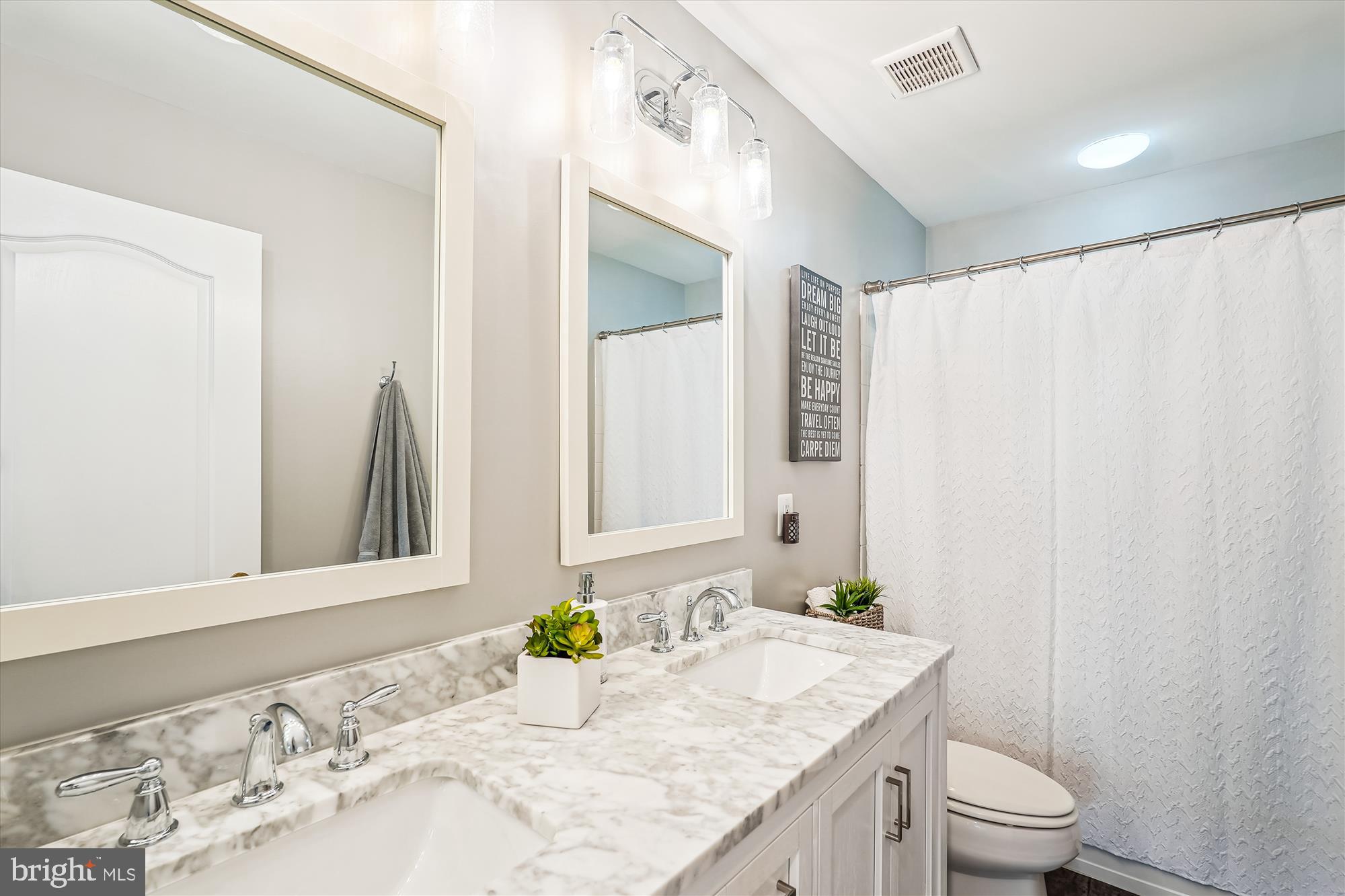 BROADLANDS - Residential