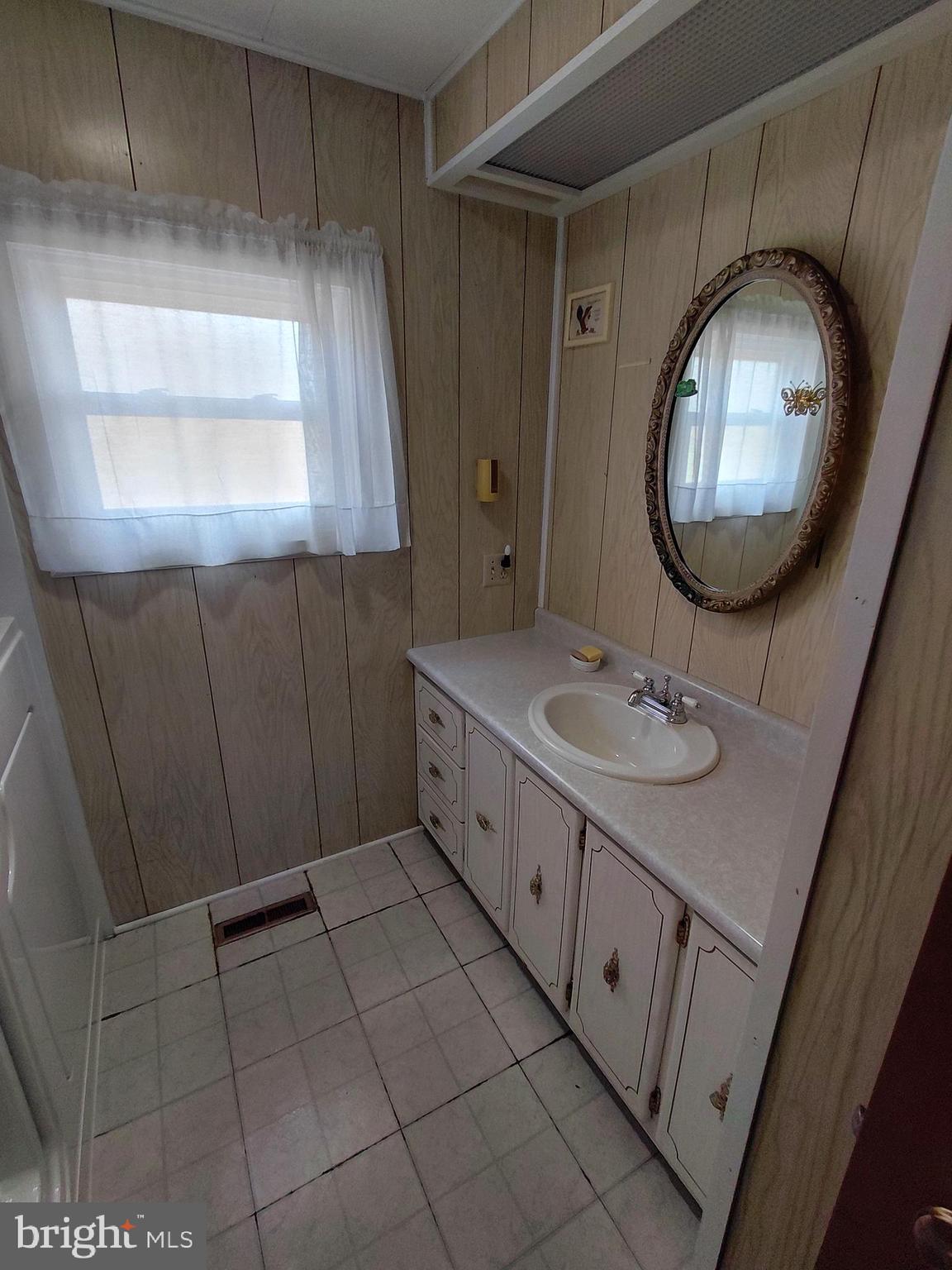 BRYAN FIELD - Residential