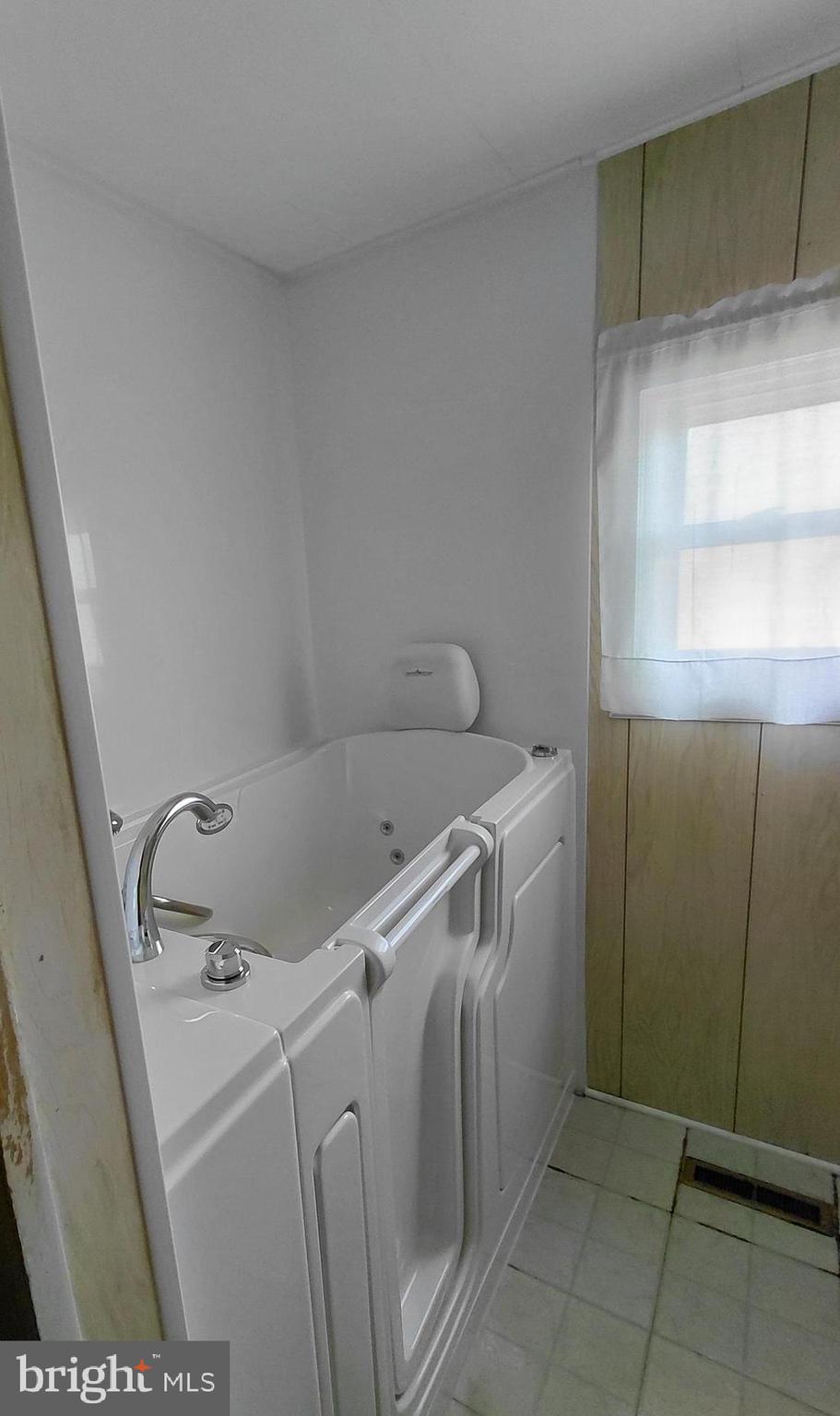 BRYAN FIELD - Residential