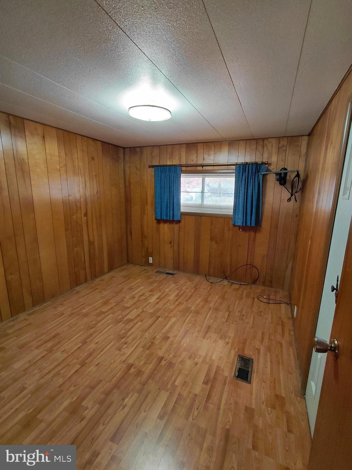 BRYAN FIELD - Residential