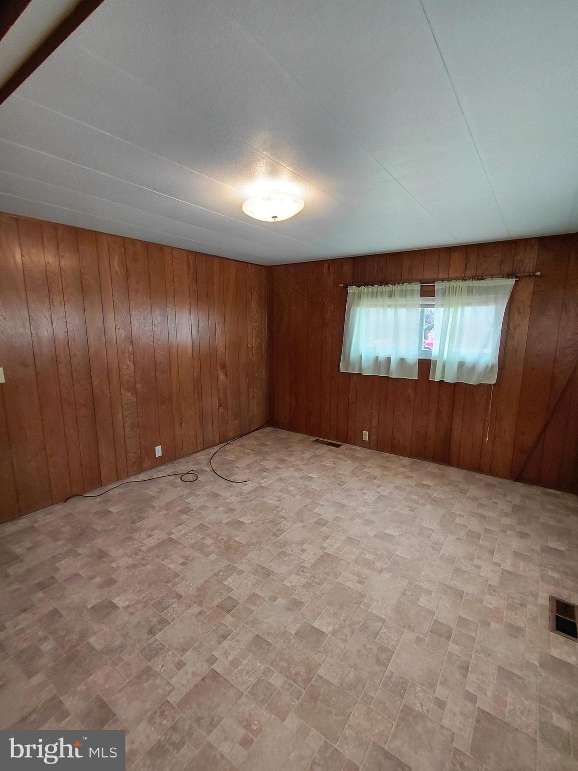 BRYAN FIELD - Residential