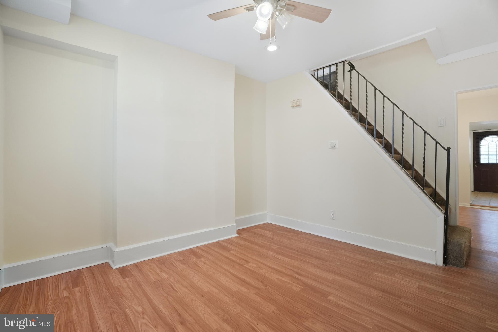 2833 LIVINGSTON STREET