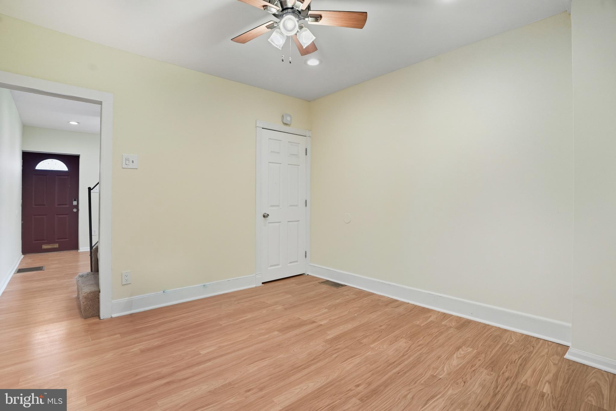 2833 LIVINGSTON STREET