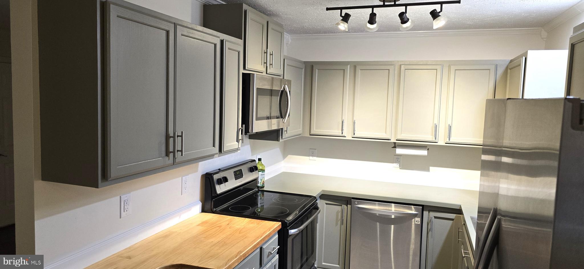 BLUE MOUNTAIN - Residential