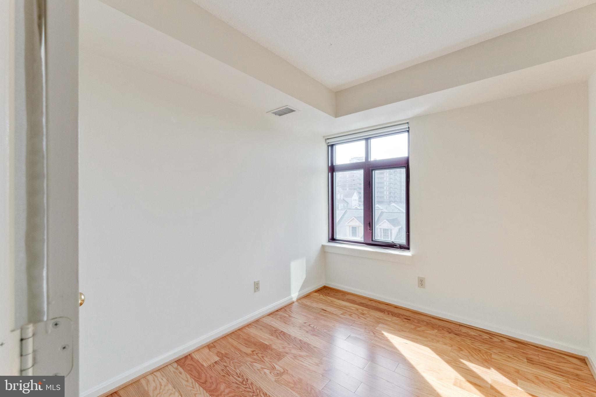 CLARENDON - Residential Lease