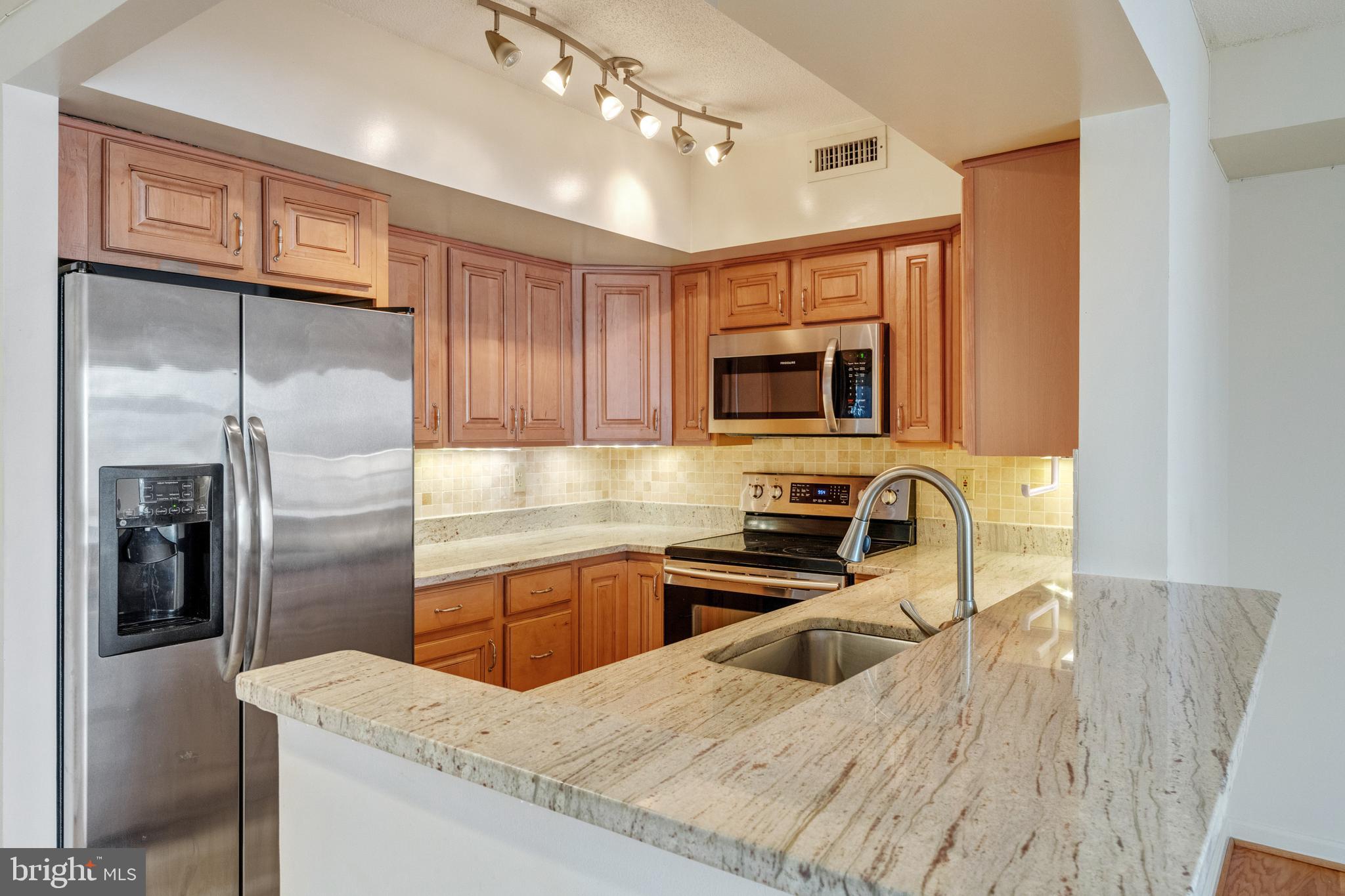 CLARENDON - Residential Lease