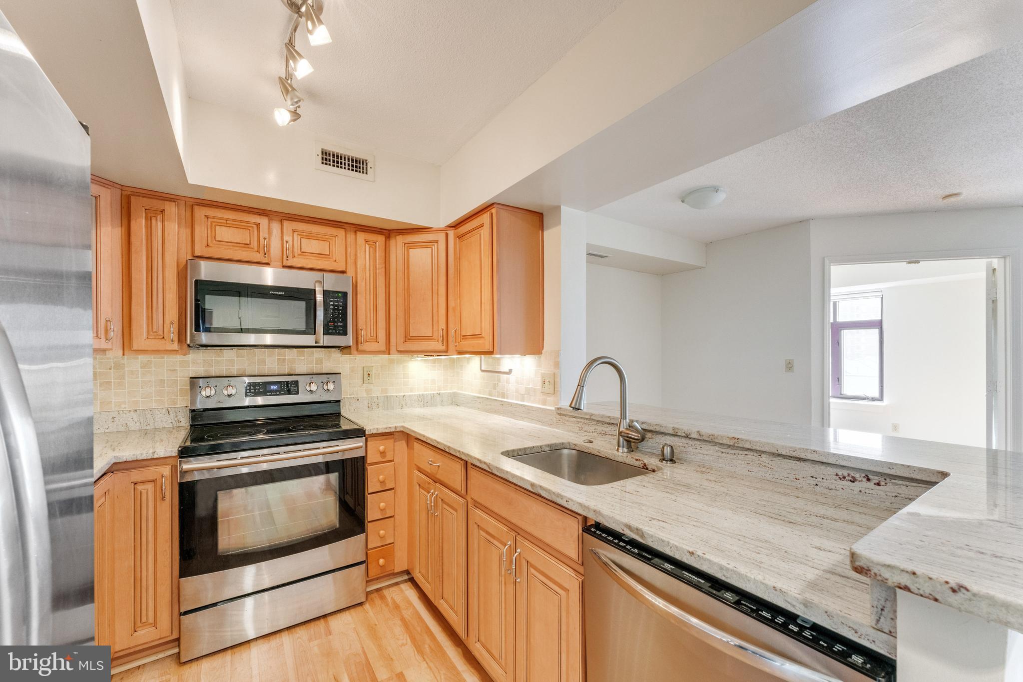 CLARENDON - Residential Lease