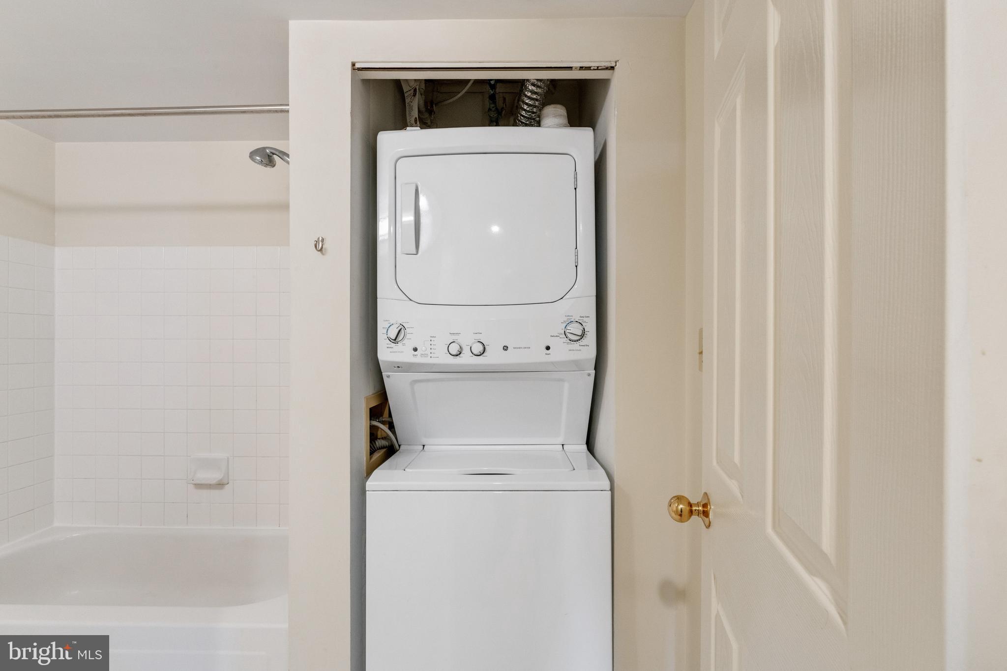 CLARENDON - Residential Lease