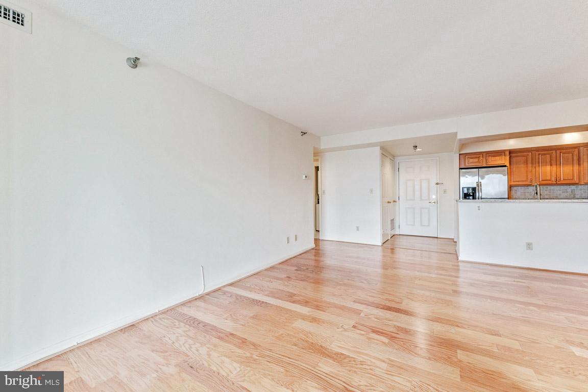 CLARENDON - Residential Lease