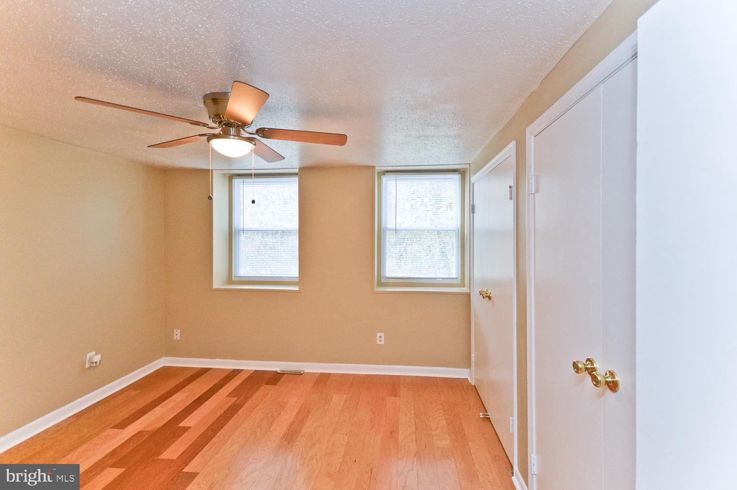 WINDMILL SQUARE - Residential