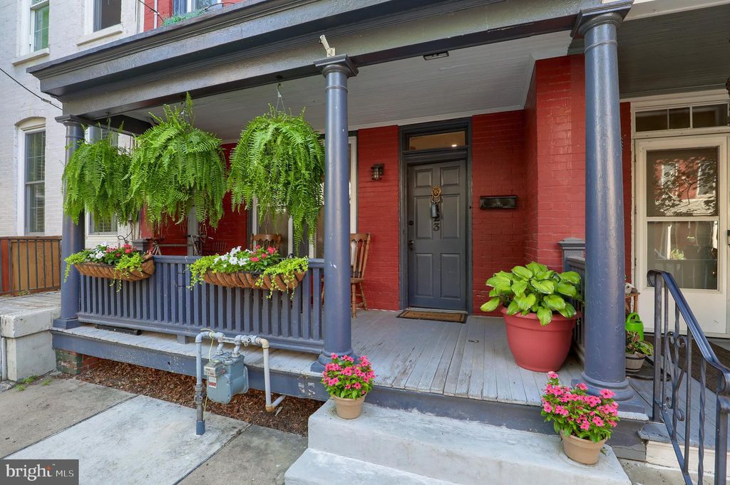 Photo of 423 LANCASTER AVE, LANCASTER, PA 17603 (MLS # PALA2037538)