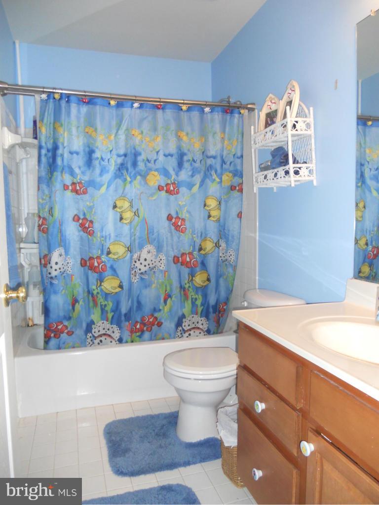 CABIN VILLAGE - Residential Lease