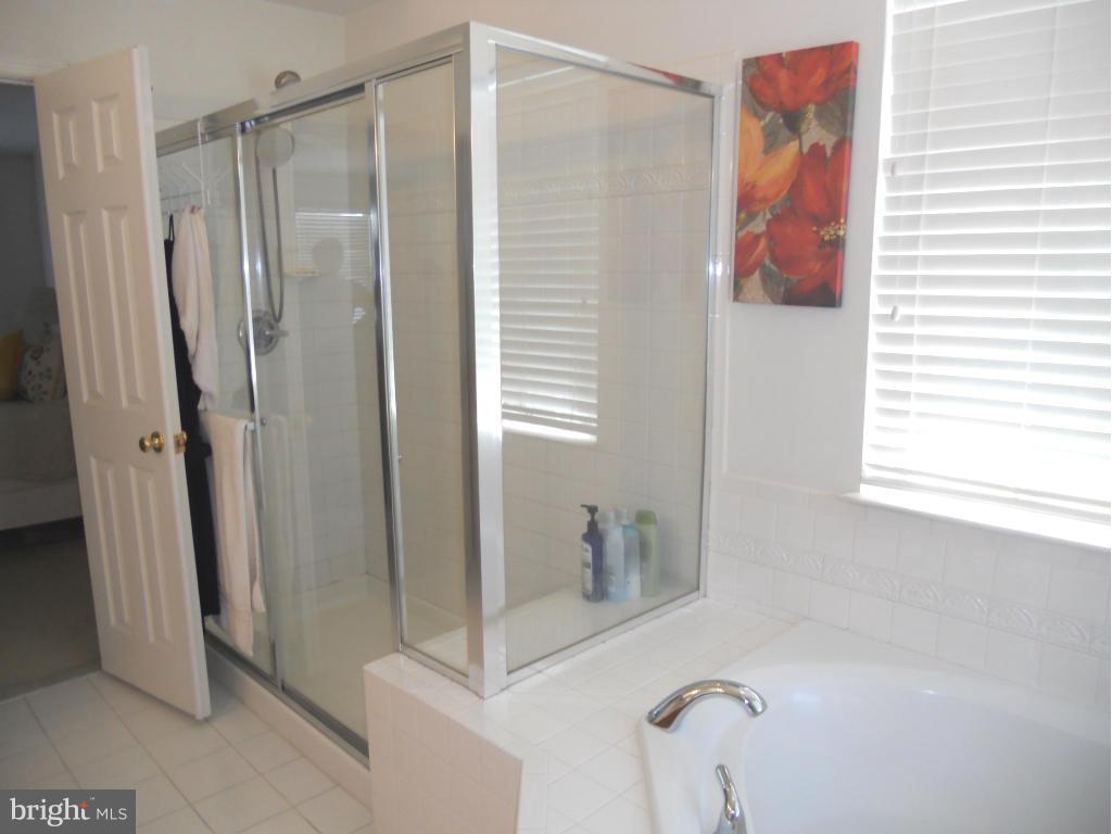 CABIN VILLAGE - Residential Lease