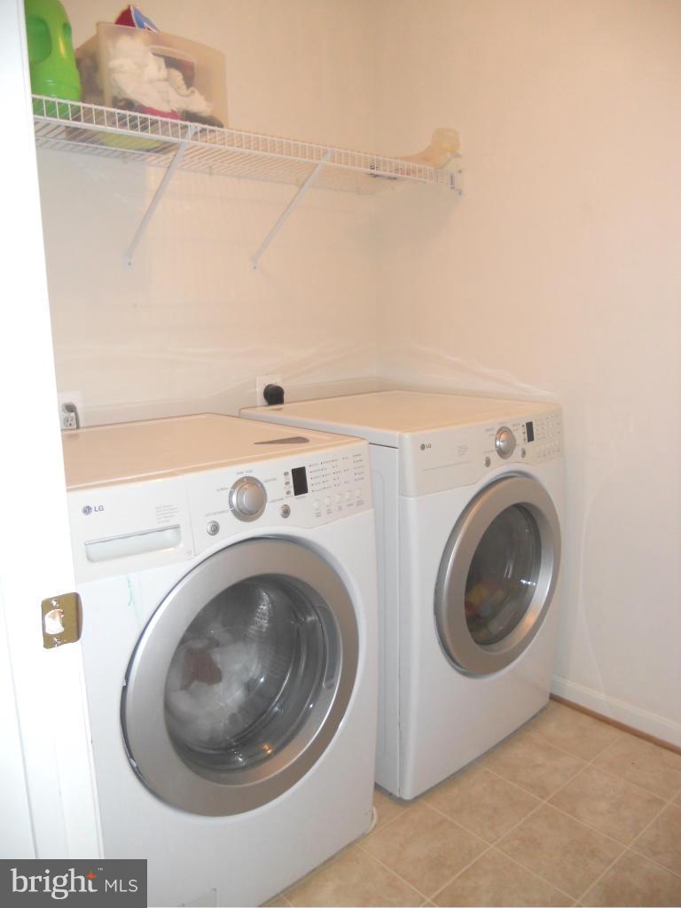 CABIN VILLAGE - Residential Lease