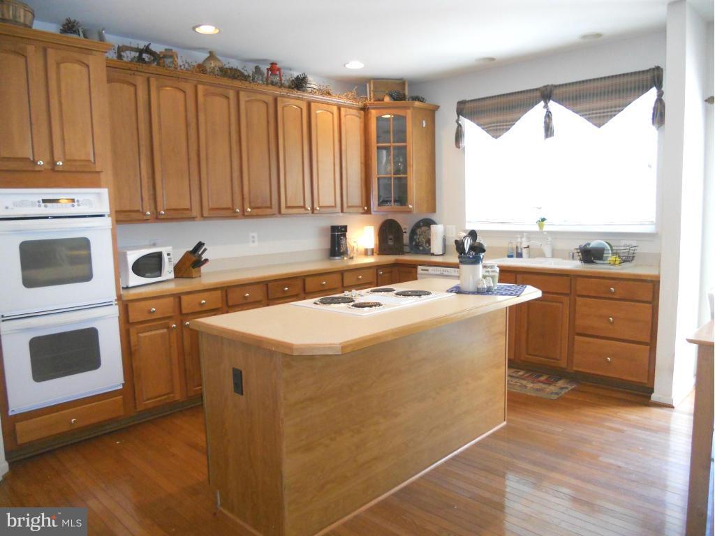 CABIN VILLAGE - Residential Lease