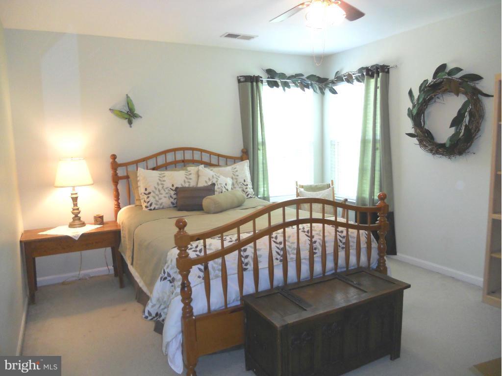 CABIN VILLAGE - Residential Lease