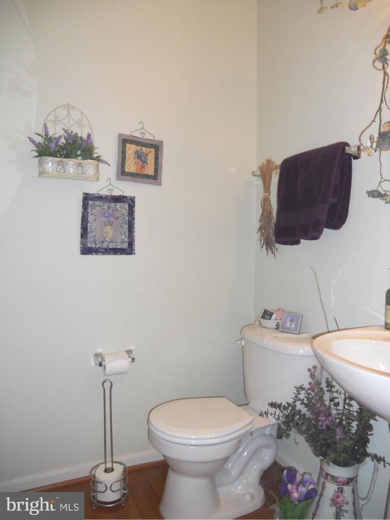 CABIN VILLAGE - Residential Lease