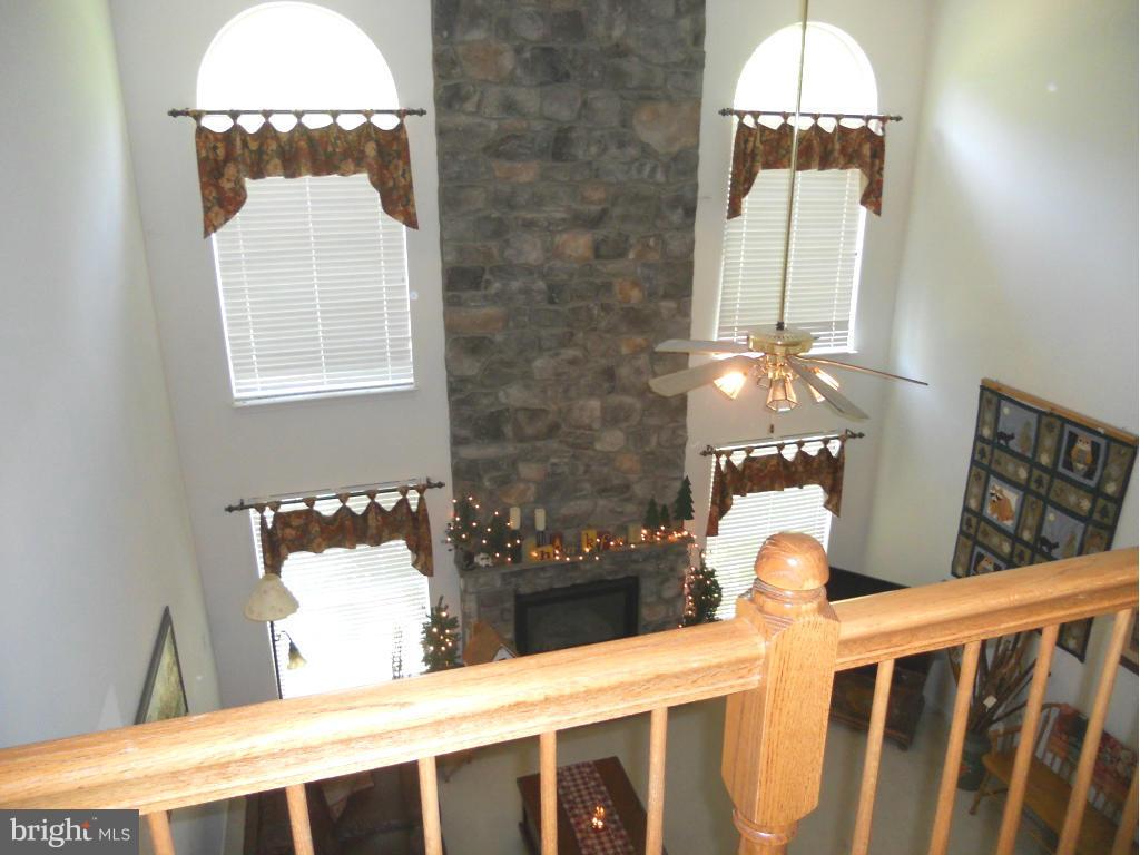 CABIN VILLAGE - Residential Lease