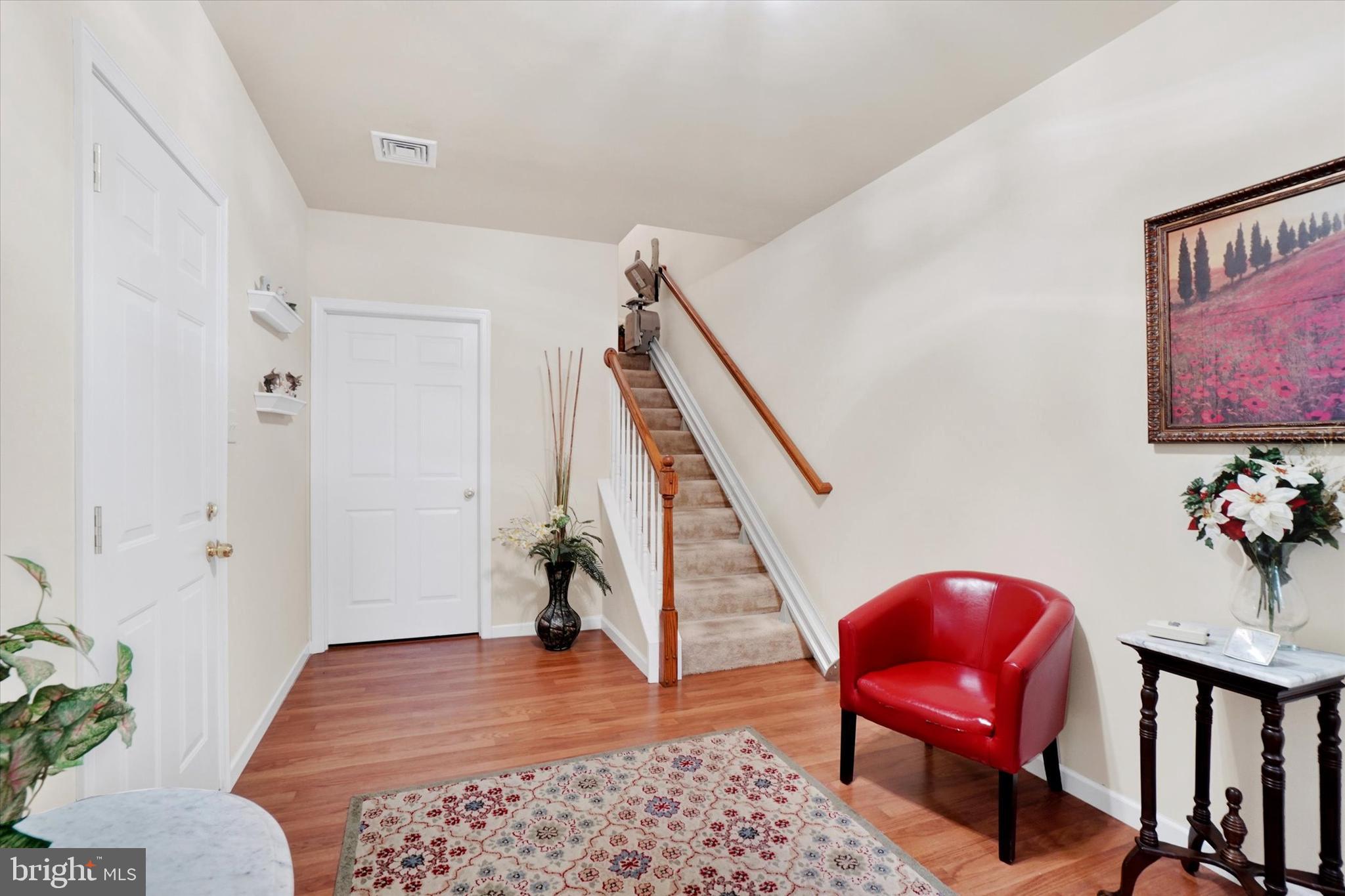 4 HARDY COURT