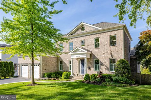 Photo of 6514 Fairlawn Drive, MCLEAN, VA 22101 (MLS # VAFX2306198)
