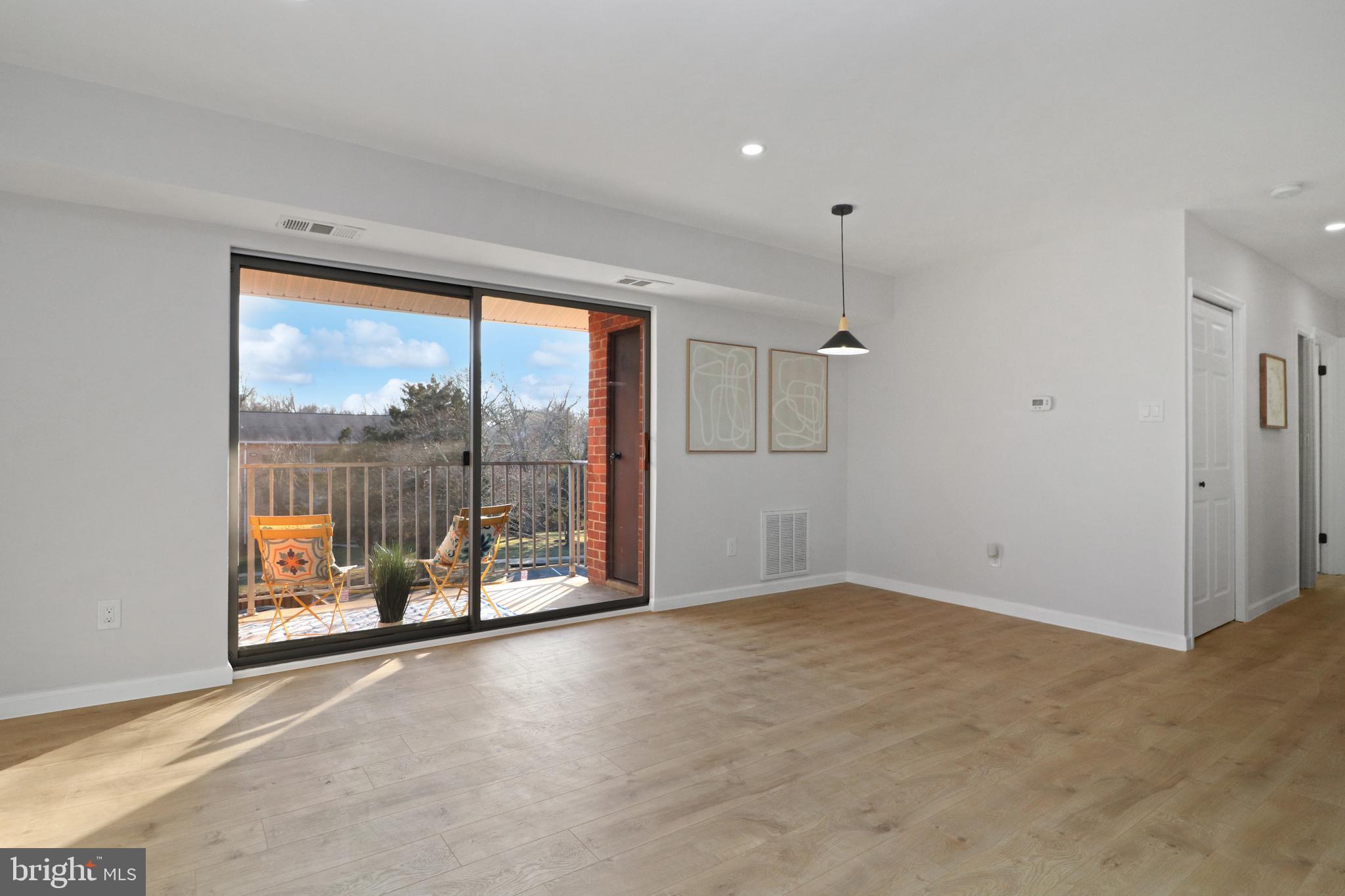 COLCHESTER TOWNE - Residential