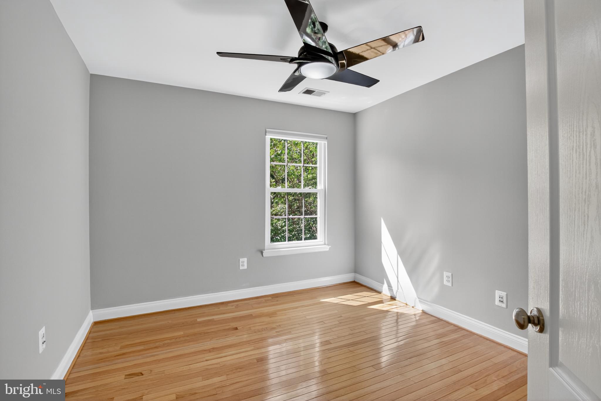 KING FARM WATKINS POND - Residential