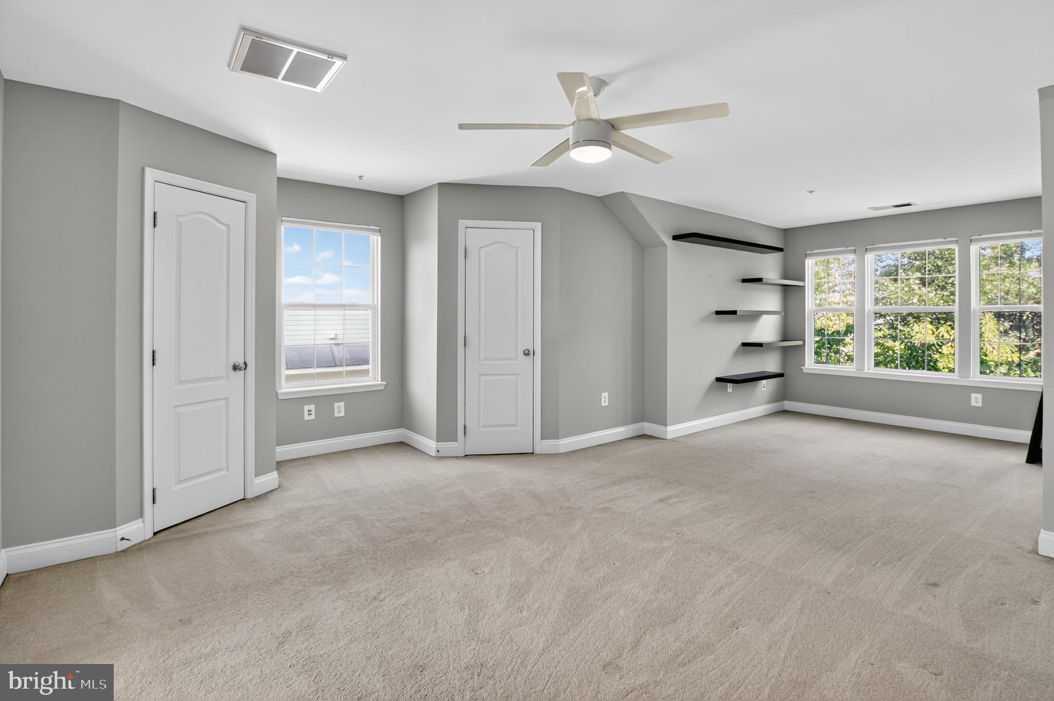 KING FARM WATKINS POND - Residential