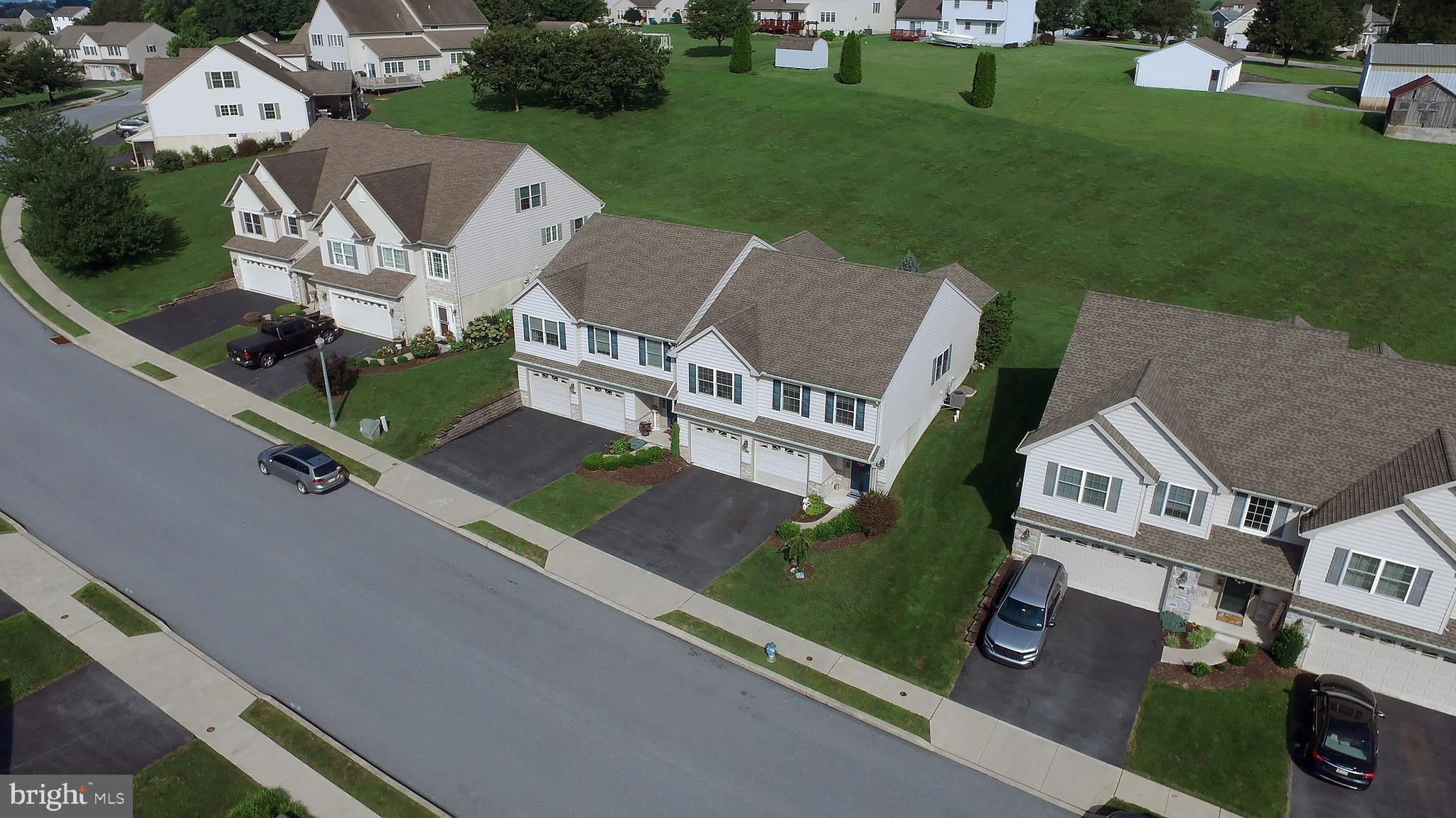 47 WOODSEDGE DRIVE