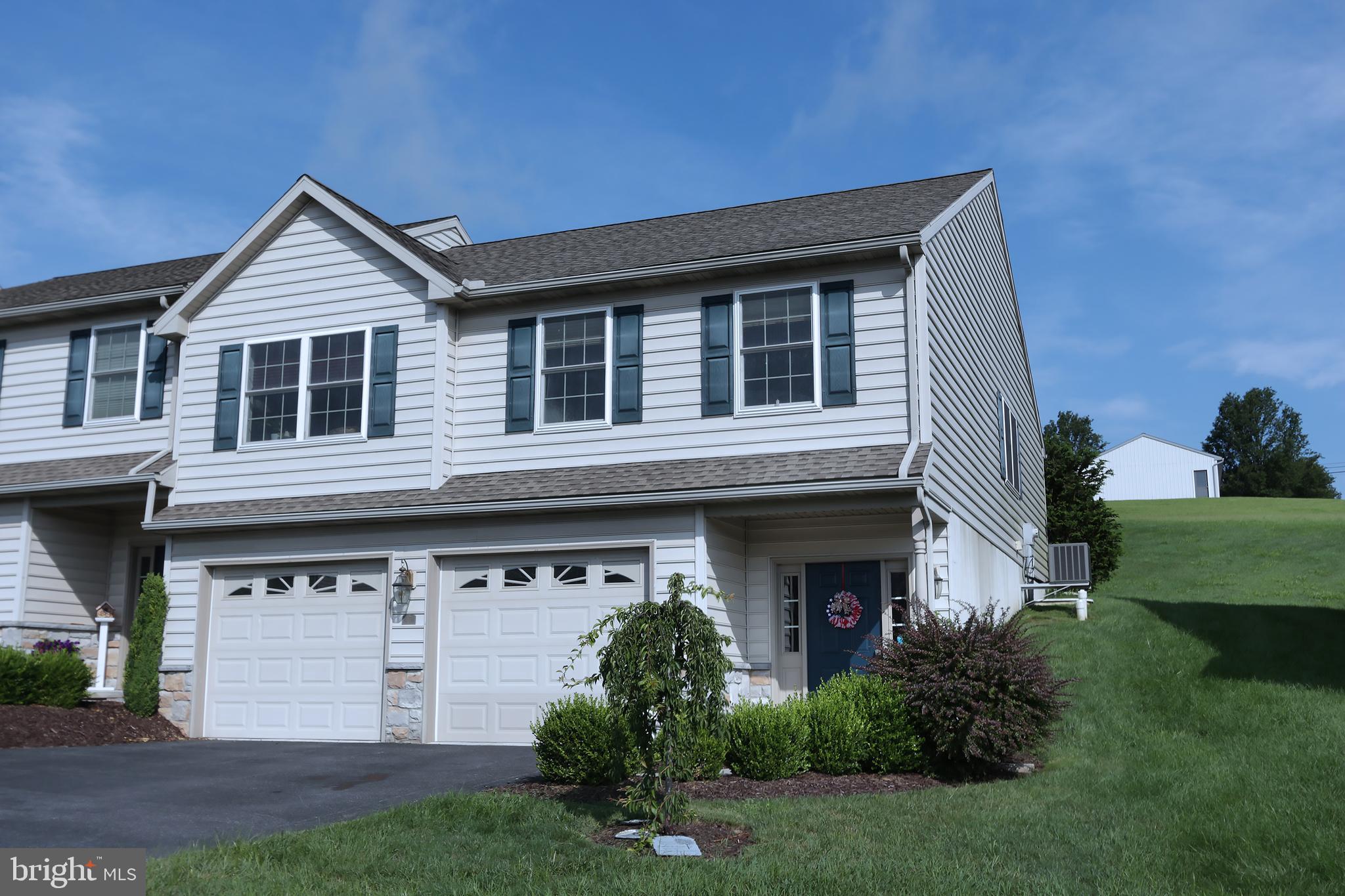 47 WOODSEDGE DRIVE
