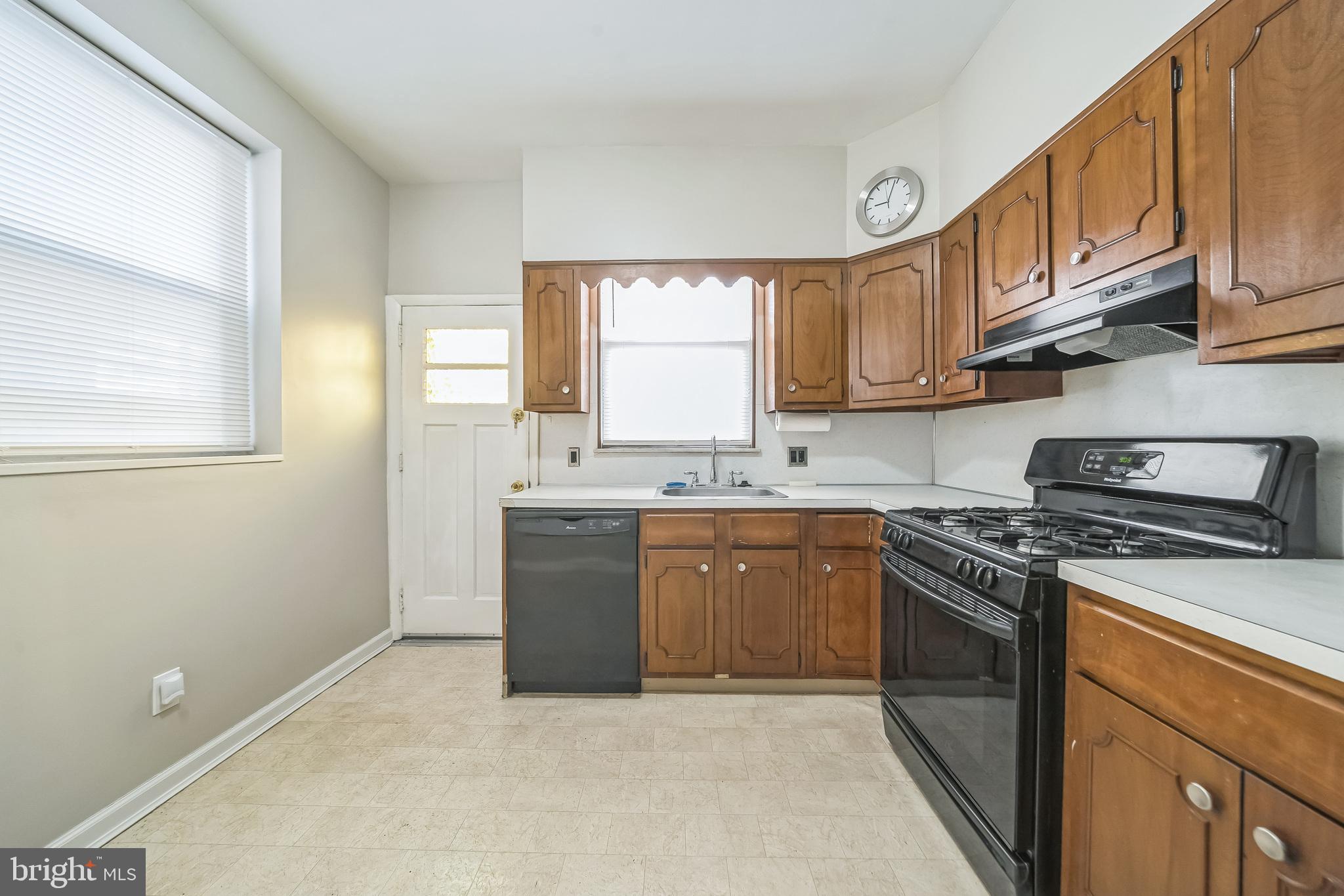 GIRARD ESTATES - Residential