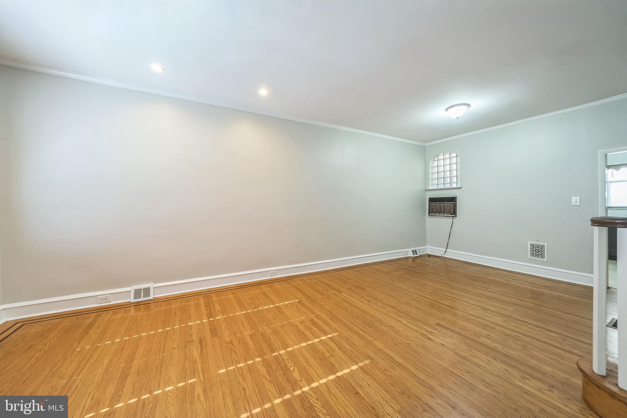 GIRARD ESTATES - Residential