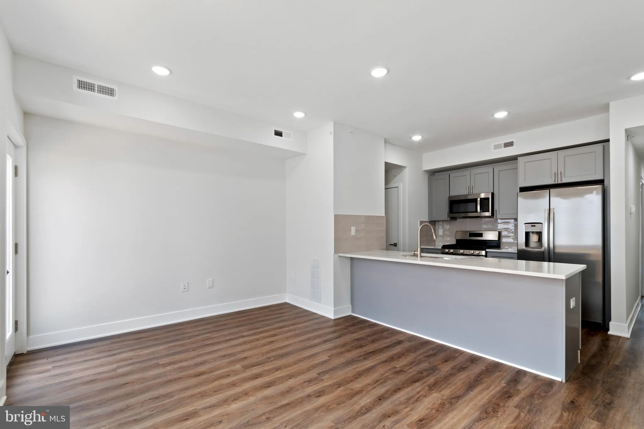 Philadelphia, Pennsylvania 19122, United States, 2 Bedrooms Bedrooms, ,1 BathroomBathrooms,Residential,Active,14638