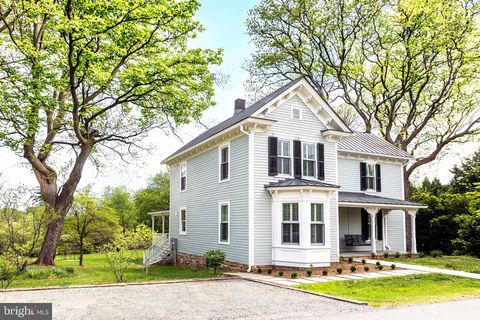 Homes For Sale - 558 Gay Street<br/> WASHINGTON, VA 22747